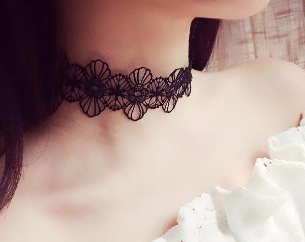 Bohemian Lace Choker